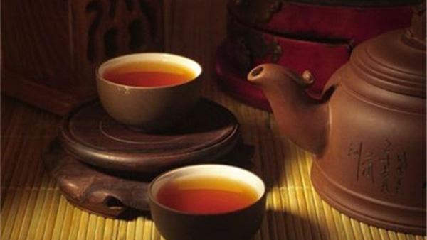 喝红茶的好处和坏处（喝红茶的好处和坏处及注意事项）
